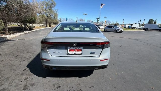 New 2026 Urban Gray Pearl Honda Touring Hybrid image 5