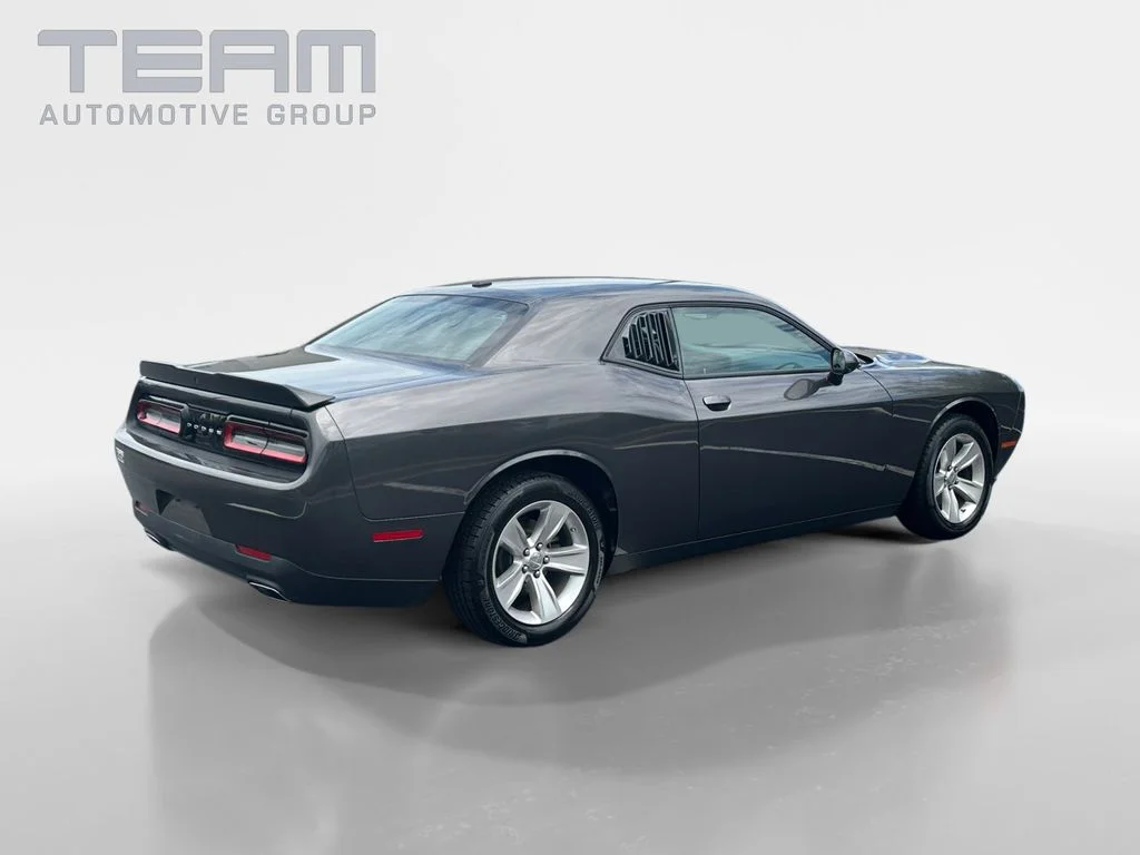 Used 2023 Gray Dodge SXT image 7