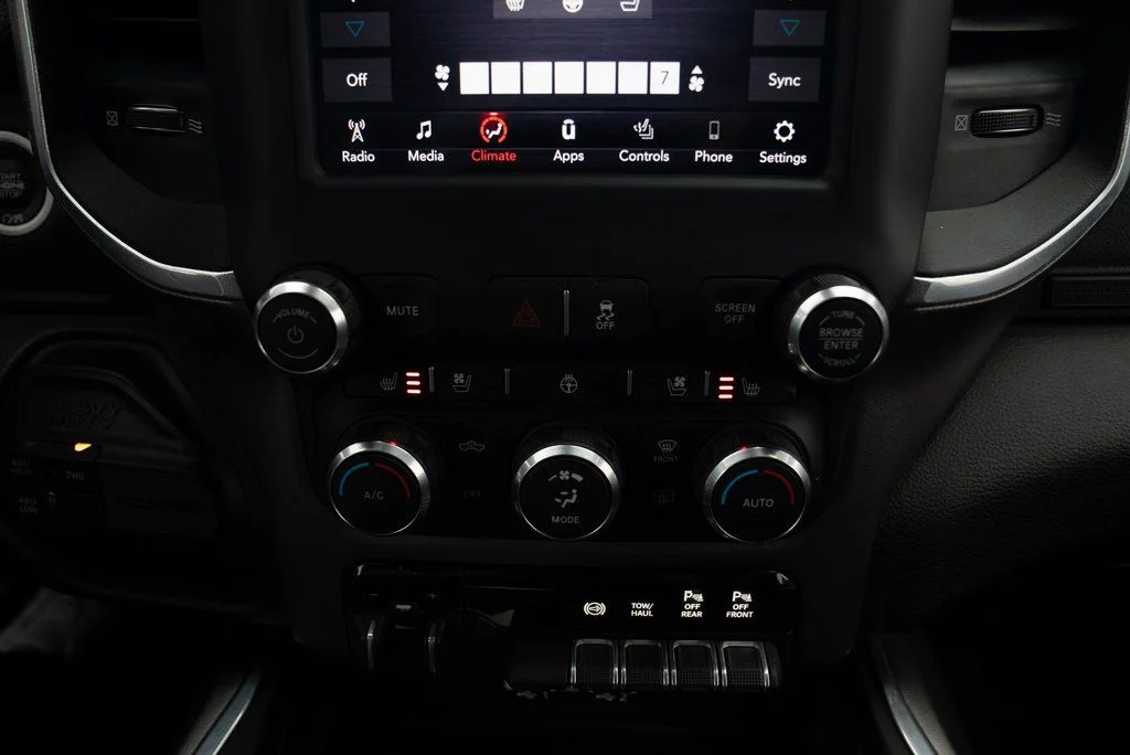 Used 2020 Black Ram Laramie image 17