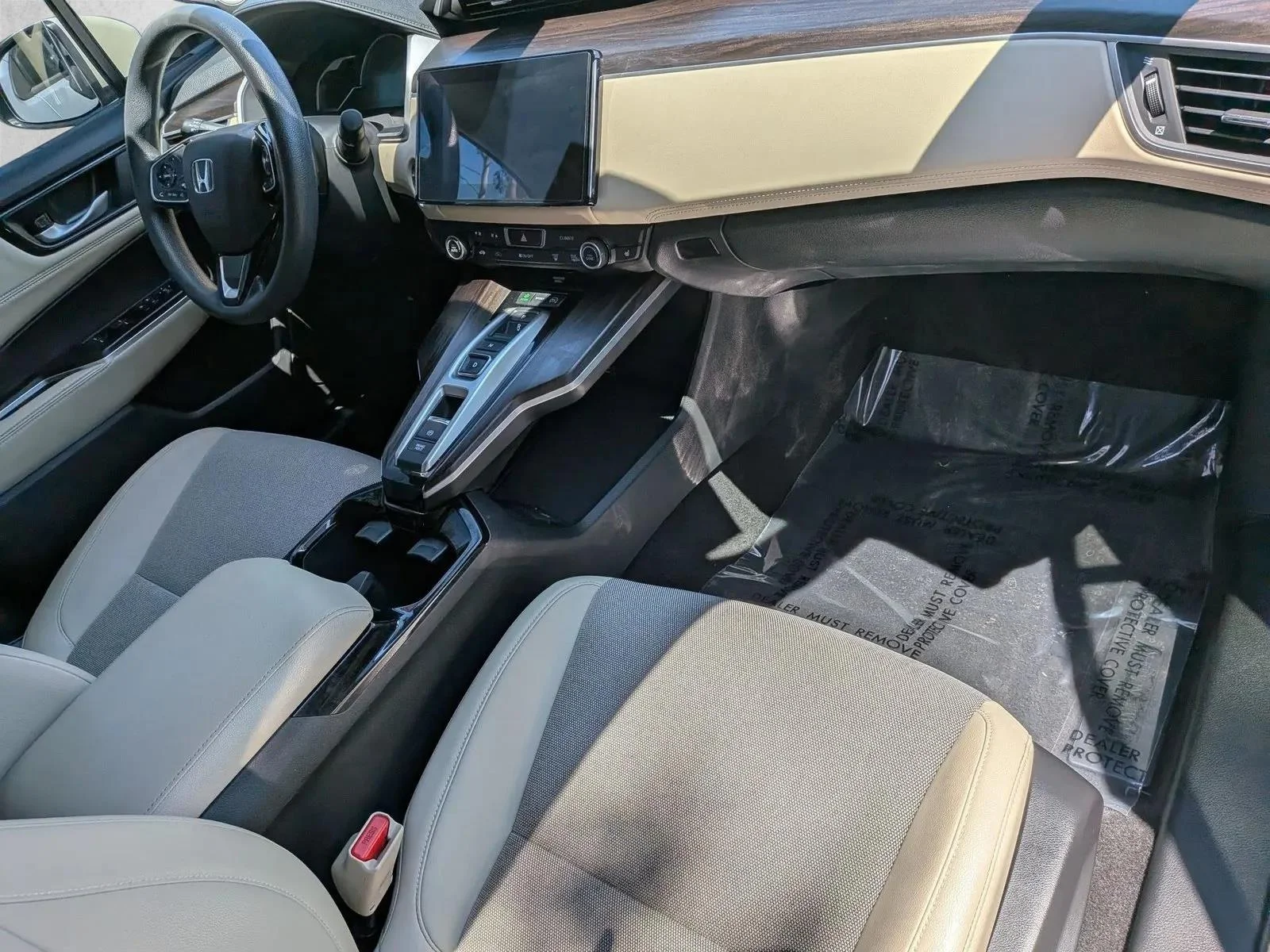 Used 2021 White Honda  image 20
