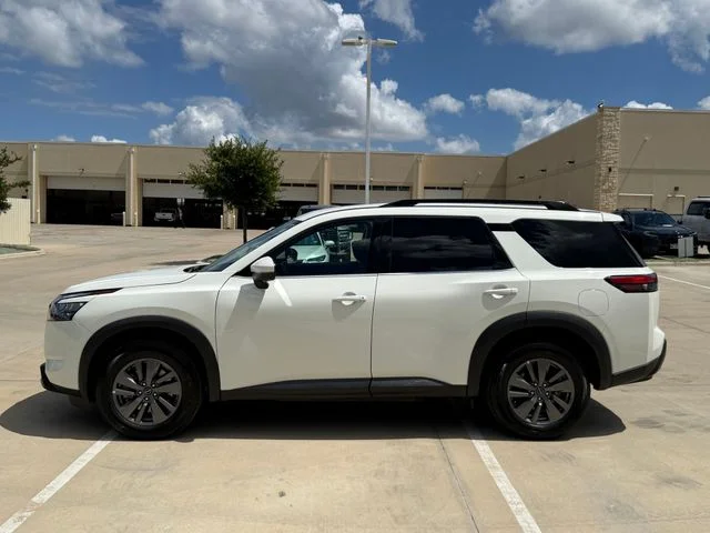 Used 2024 White Nissan SV image 7