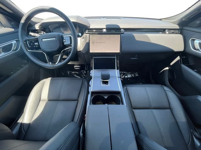 New 2026 Santorini Black Land Rover Dynamic SE image 12