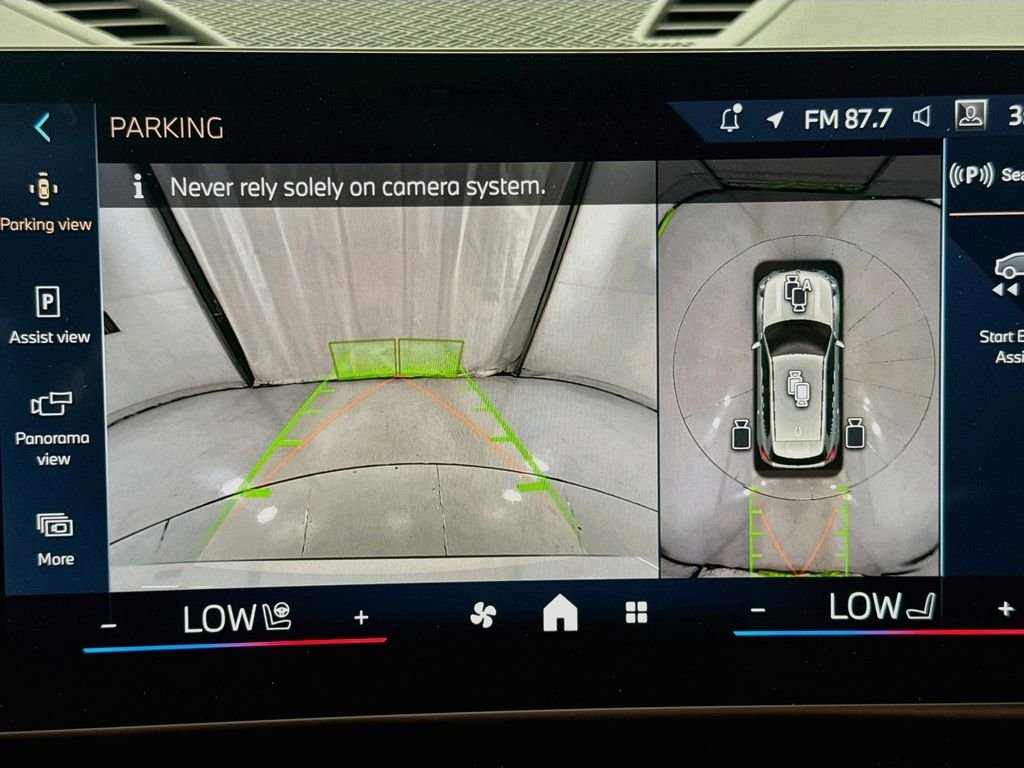 New 2027 Alpine White BMW xDrive28i image 15
