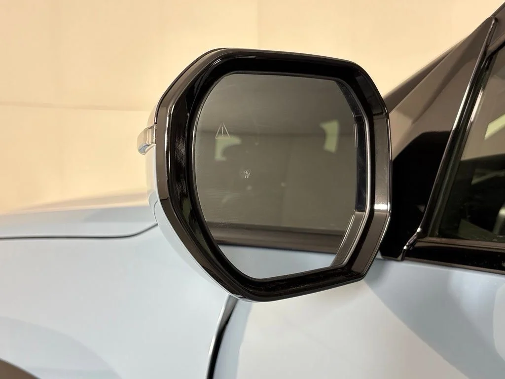 New 2027 Frost Blue / Black Roof Kia X-Line S image 13