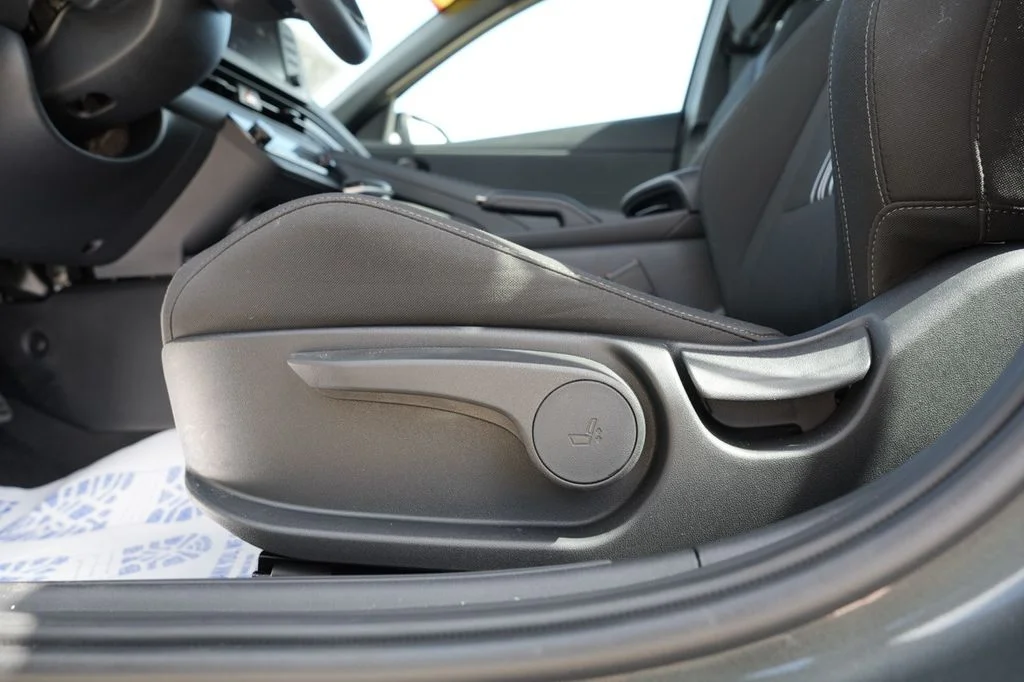 Used 2026 Gray Hyundai SEL Sport image 21