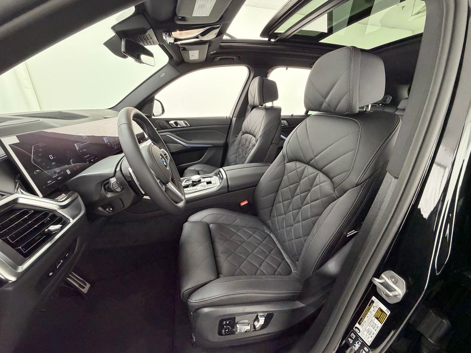 New 2026 Black Sapphire Metallic BMW M60i image 46
