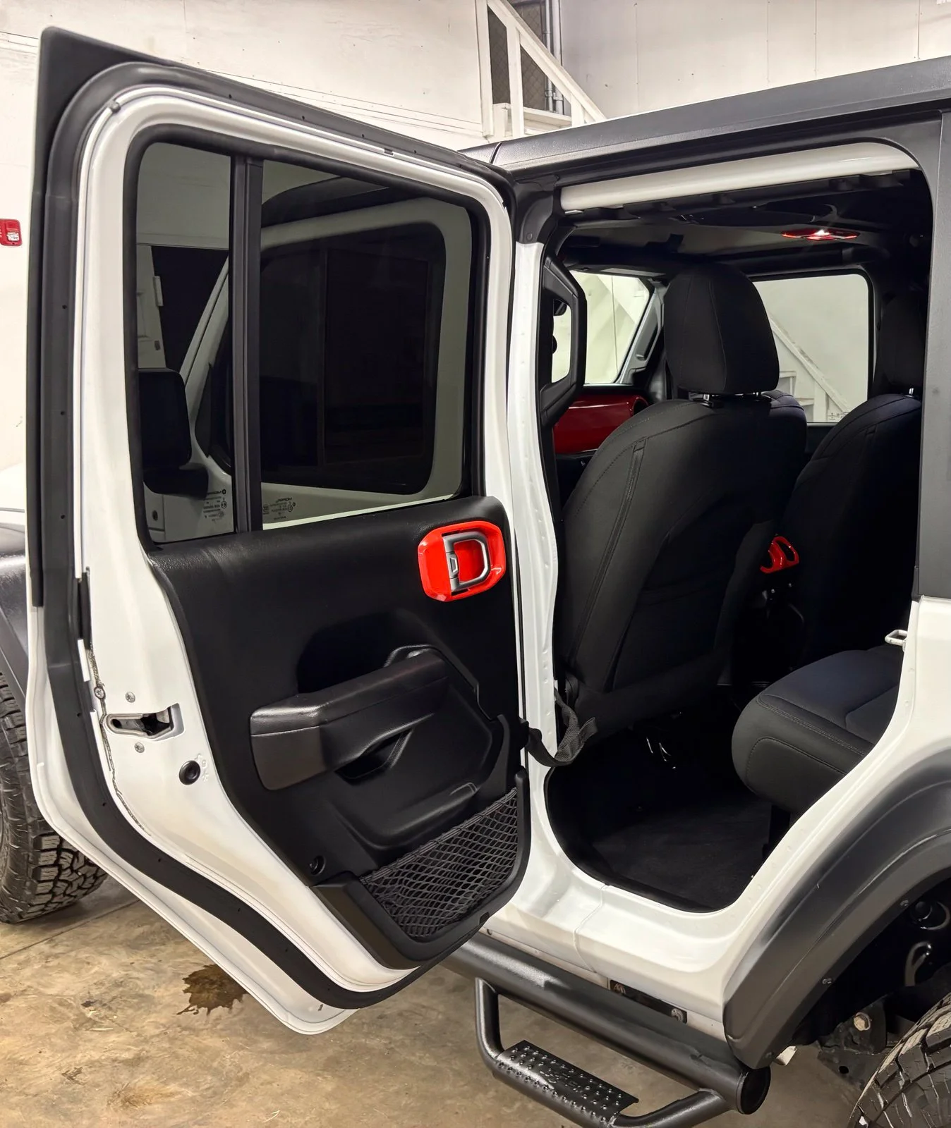 Used 2020 White Jeep Unlimited Sport S image 23