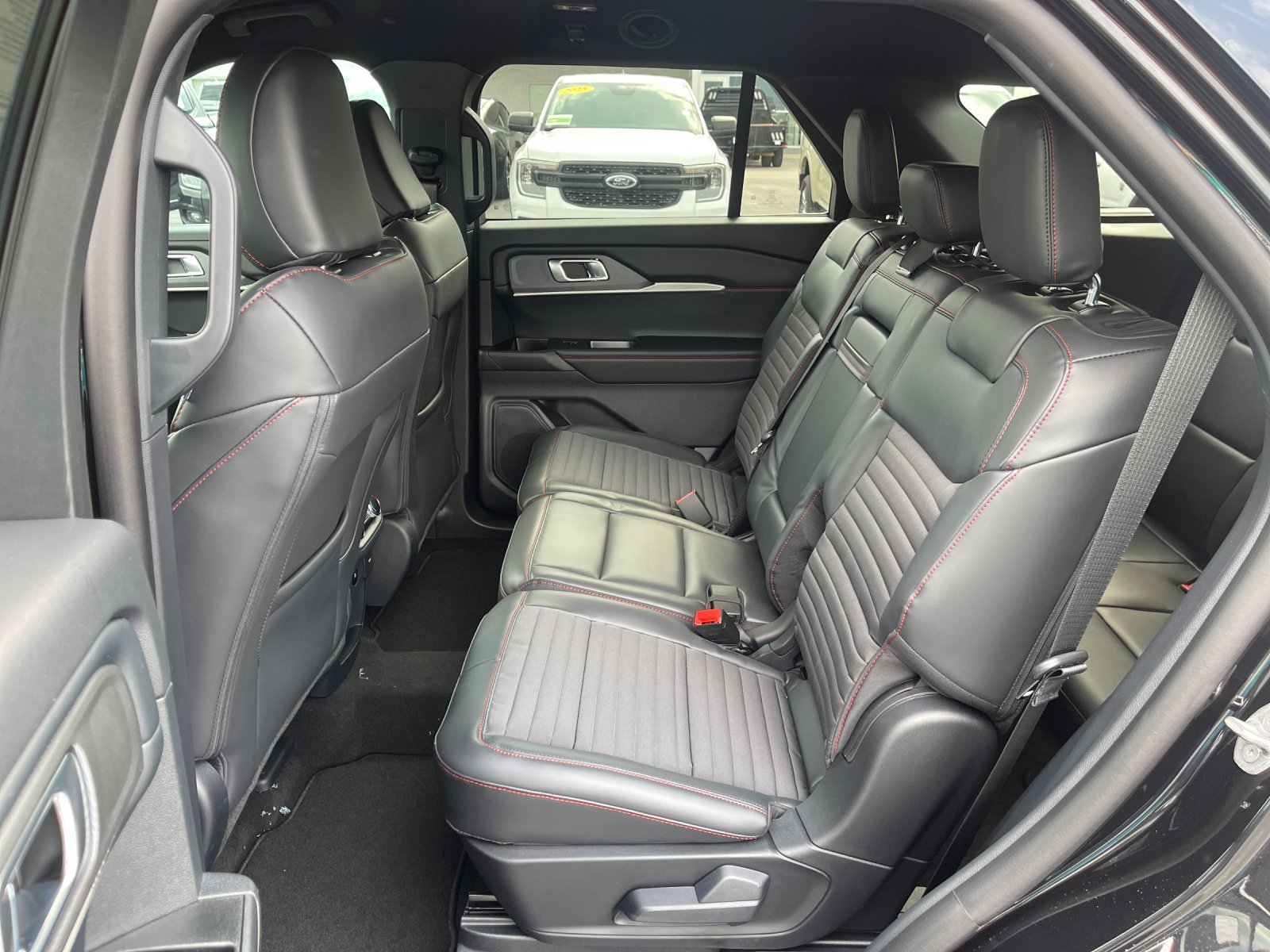 New 2026 Agate Black Metallic Ford ST-Line image 13