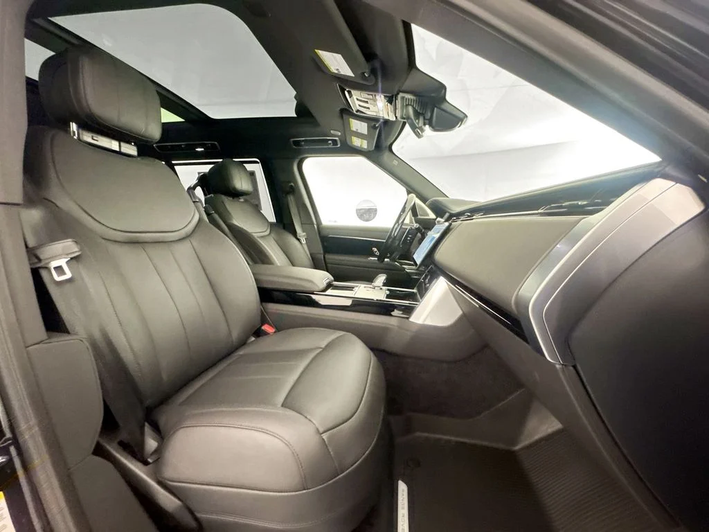 New 2026 Santorini Black Land Rover SE image 28