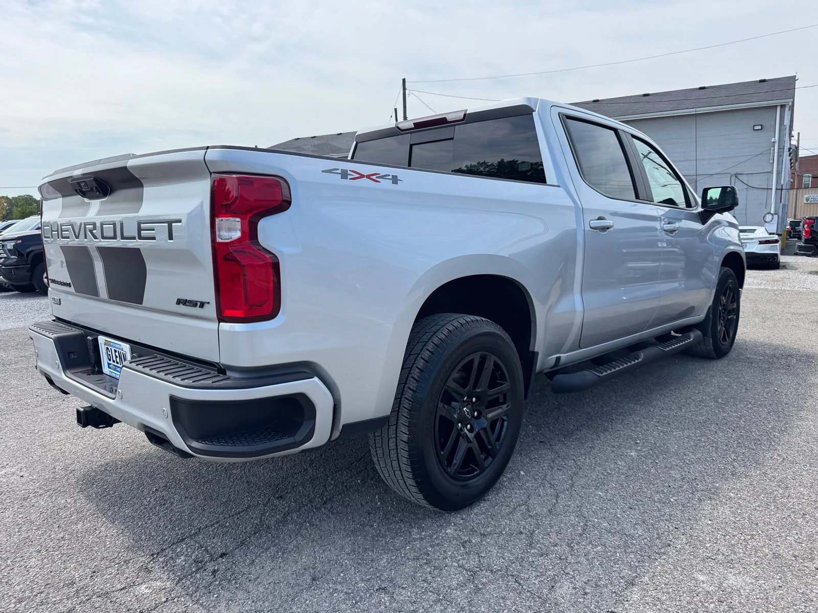 Used 2022 SILVER ICE METALLIC Chevrolet RST image 6