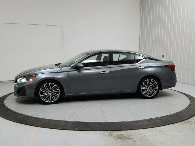 Used 2023 Gray Nissan 2.5 SL image 4