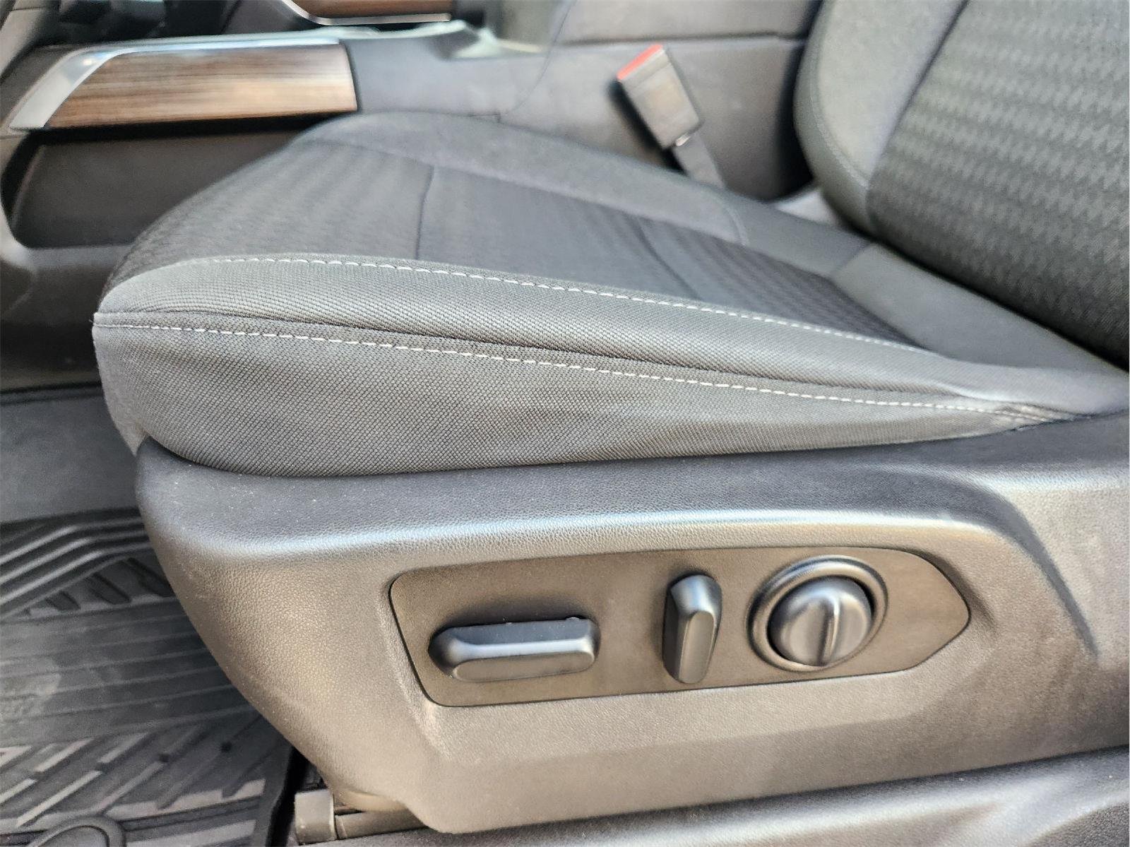 2021 Chevrolet Silverado 1500 photo 24 of 33