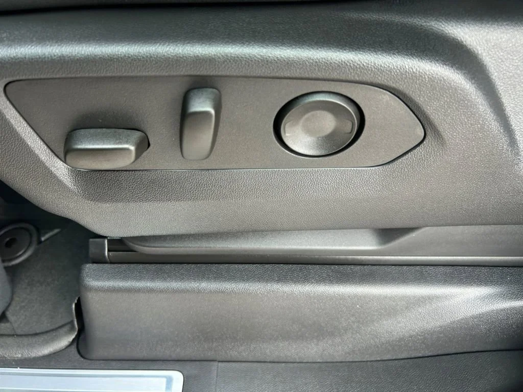 New 2026 Onyx Black GMC Elevation image 29