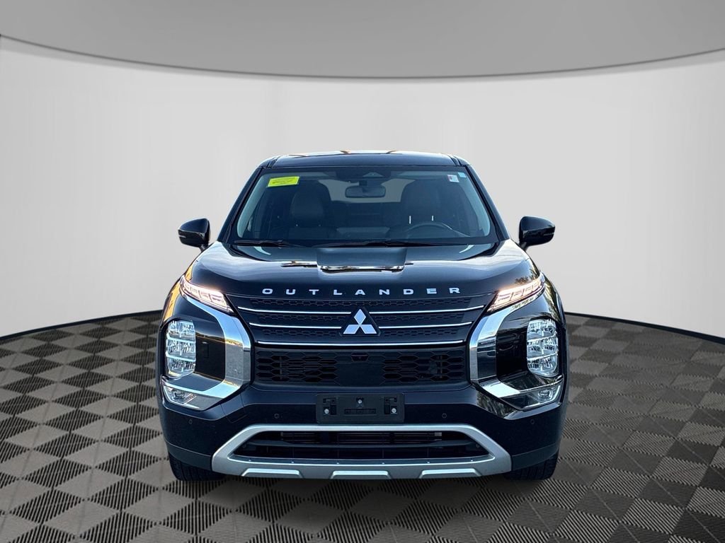 Used 2024  Mitsubishi SE Black Edition w/Pano Roof image 2
