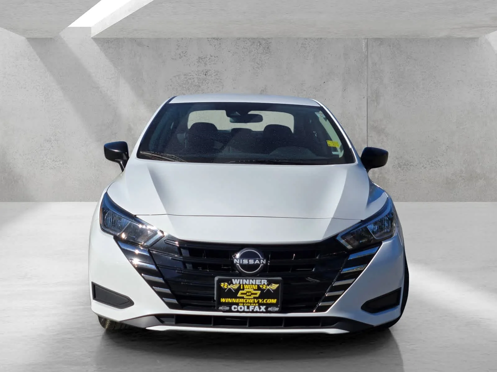 Used 2024  Nissan S image 2