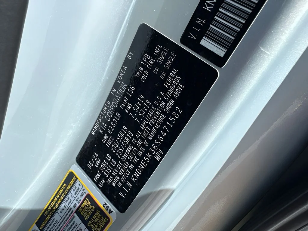 Used 2025 White Kia SX image 38