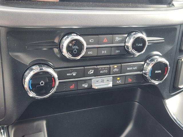 New 2026 Carbonized Gray Metallic Ford XLT image 38