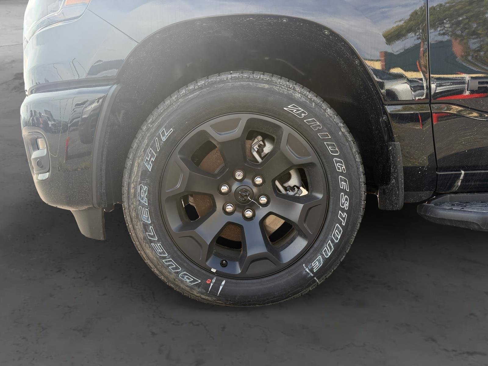 New 2026 Diamond Black Crystal Pearl-Coat Exterior Paint RAM  image 19