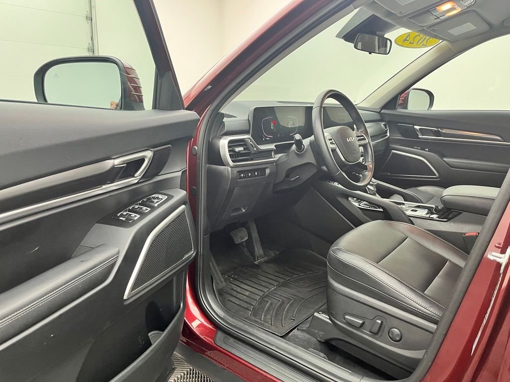 Used 2024 Red Kia S image 16