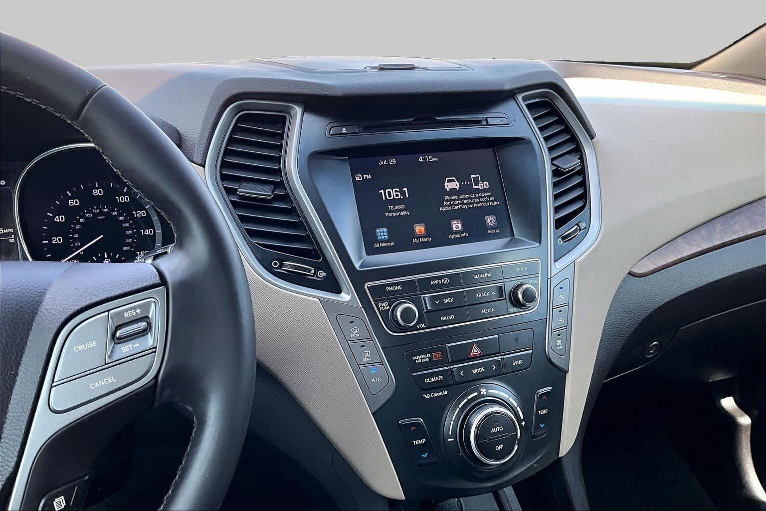 Pre-Owned 2017 Hyundai Santa Fe SE