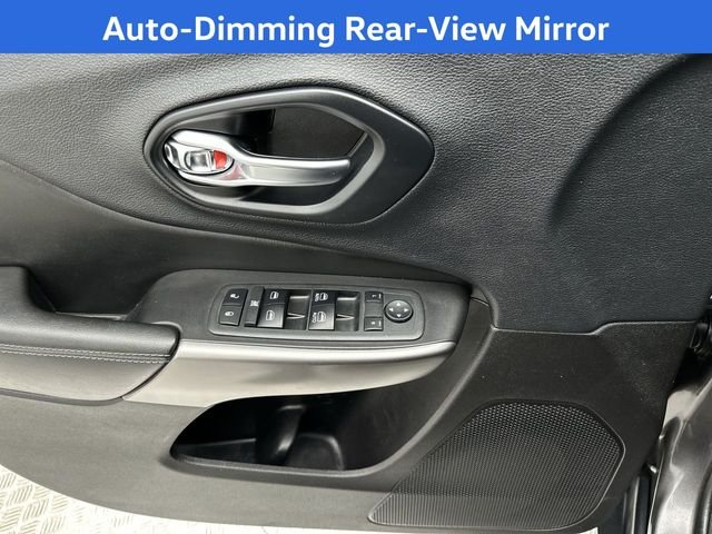 Used 2019 Gray Jeep Latitude Plus image 16