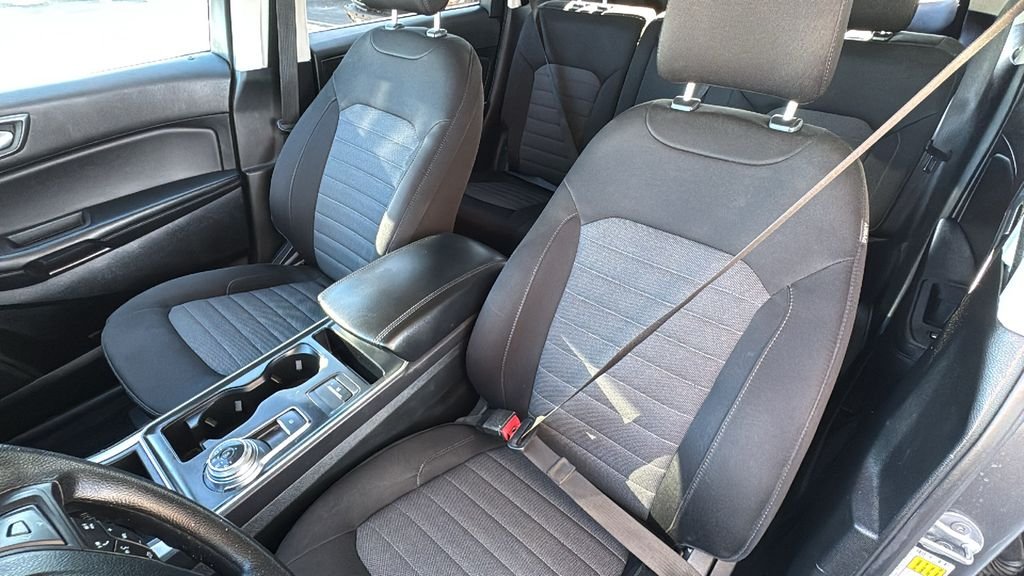 Used 2022 Gray Ford SE image 22