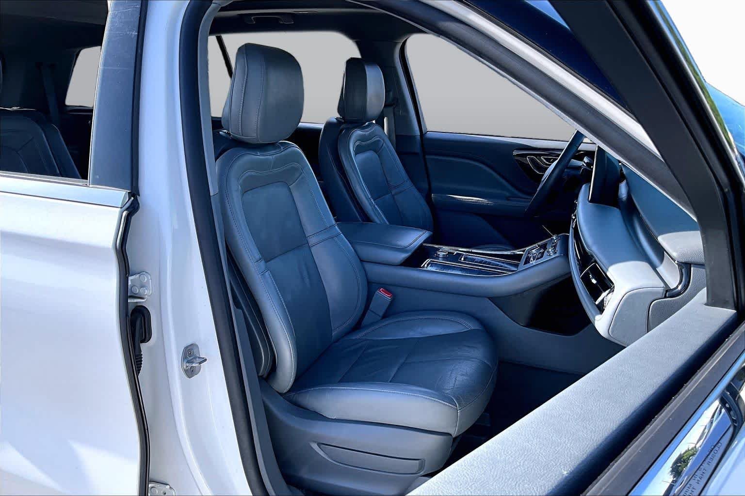 Used 2020 Pristine White Metallic Tri-Coat Lincoln Reserve image 8