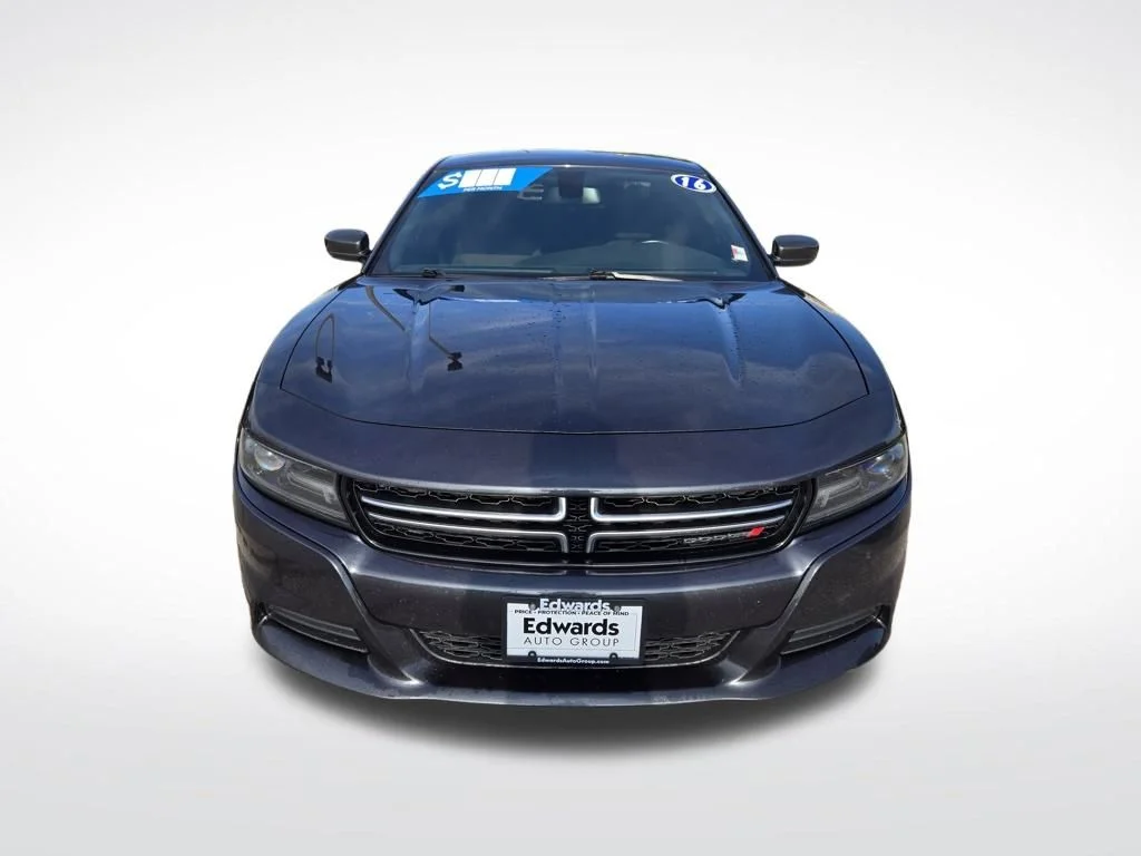 Used 2016 Gray Dodge SE image 9