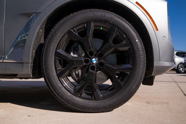 New 2026 Skyscraper Grey Metallic BMW xDrive40i image 10