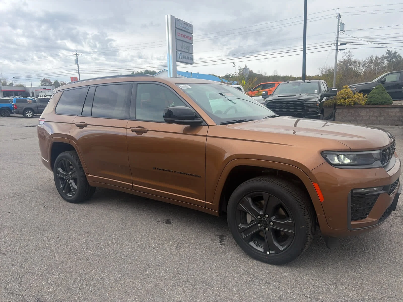 New 2027 Copper Shino Metallic Clear-Coat Paint Jeep Limited Reserve image 3