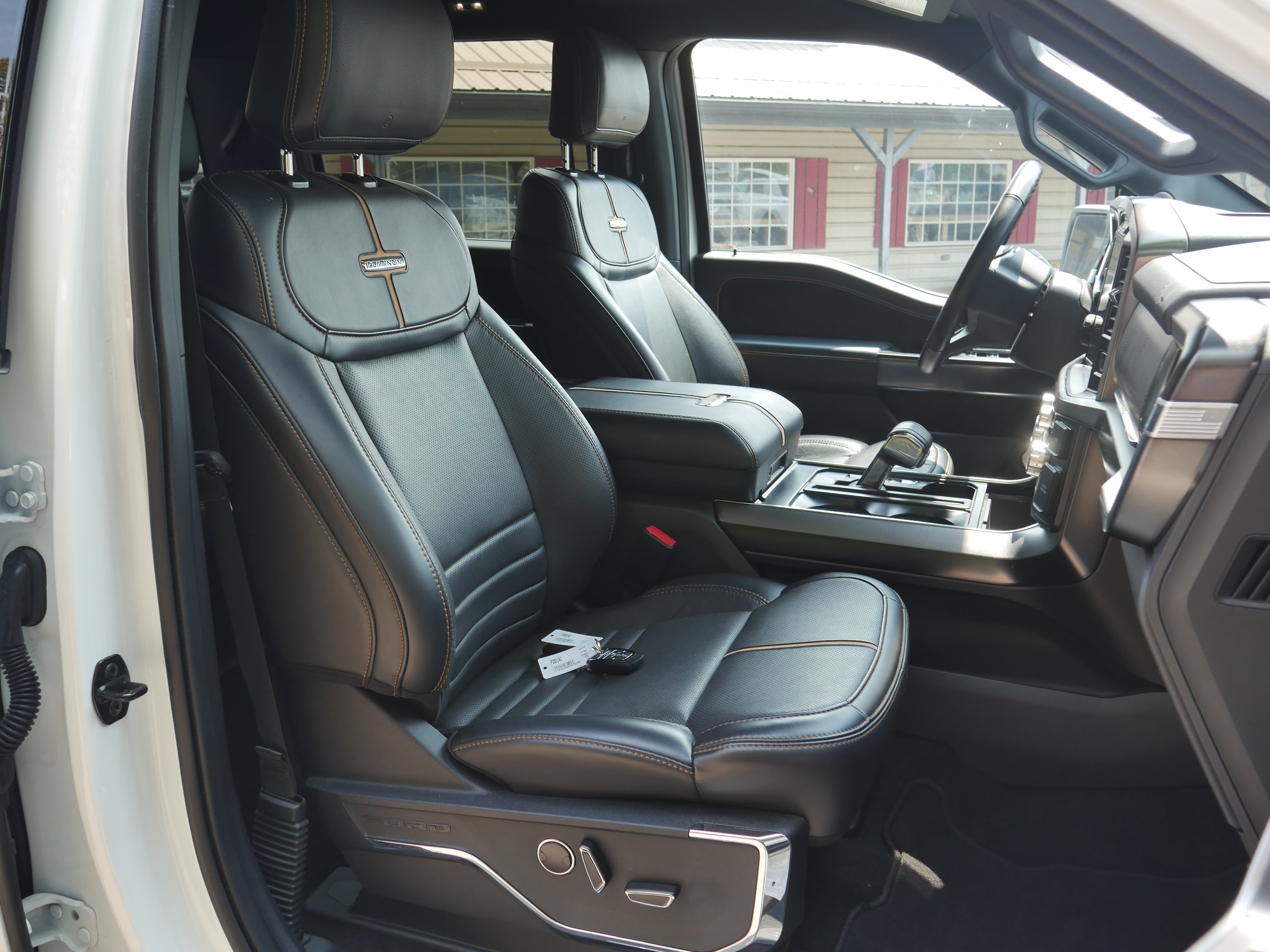 Used 2023 Star White Metallic Tri-Coat Ford Platinum image 31