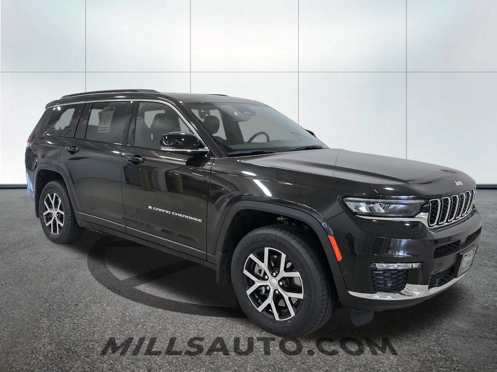 Used 2024 Gray Jeep Limited image 10