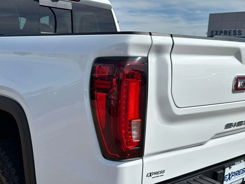 2026 GMC Sierra 1500 AT4X - Photo 13