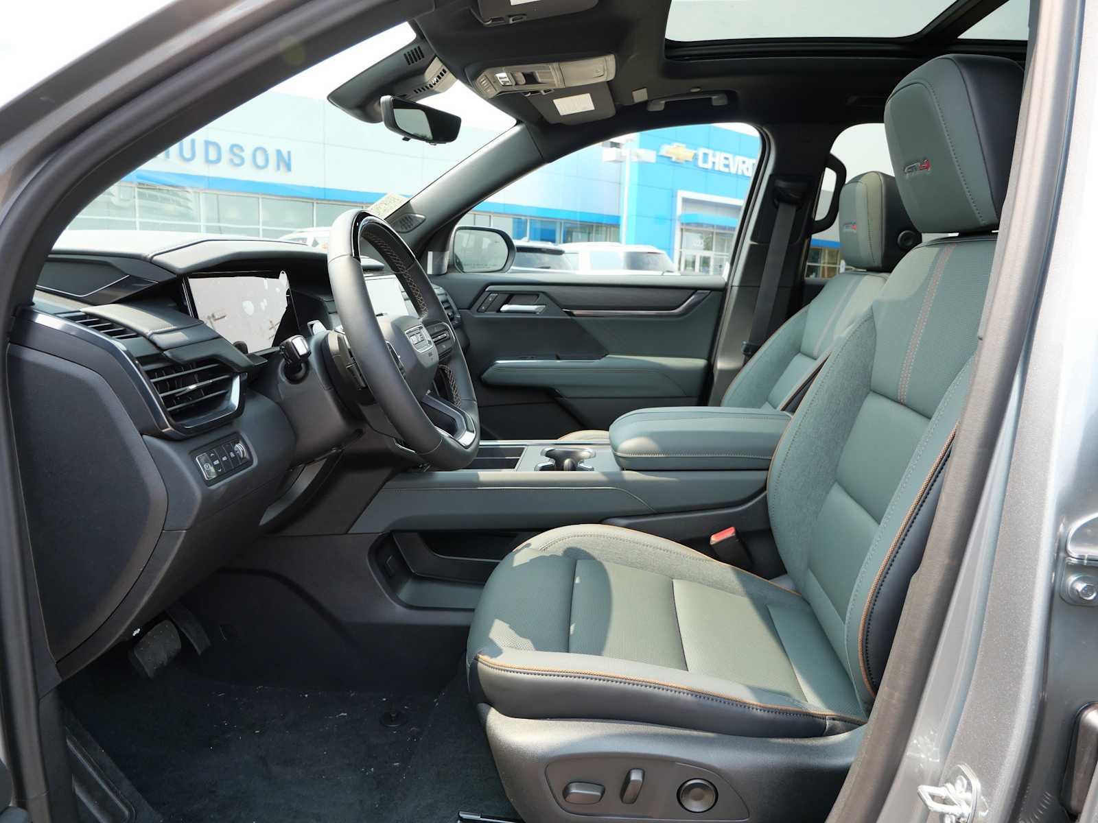 2026 GMC Acadia AT4 - Photo 10