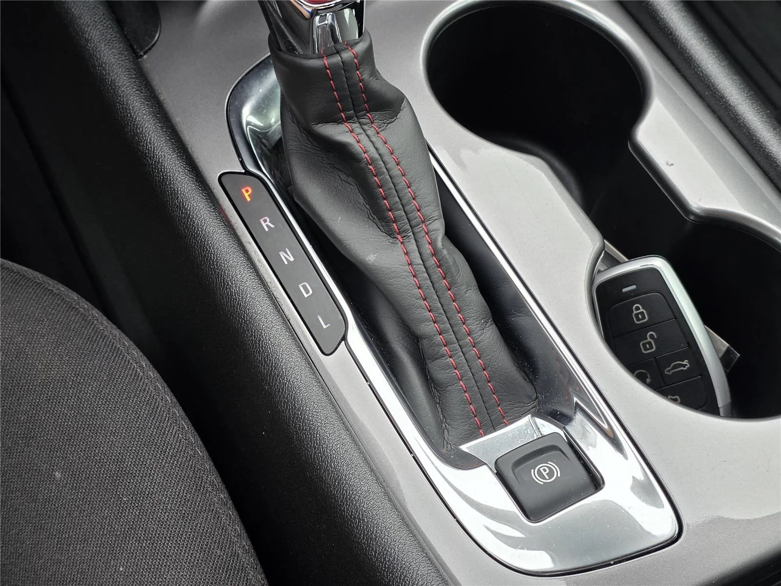 Used 2024 Mosaic Black Metallic Chevrolet RS image 21