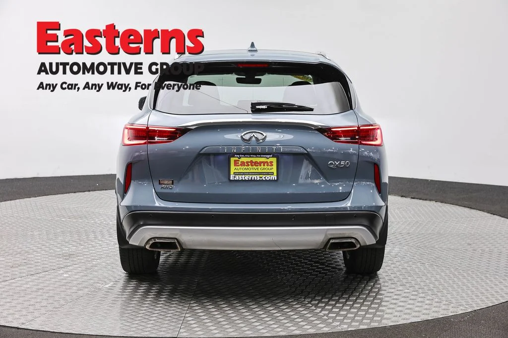 Used 2023 Gray INFINITI LUXE image 6