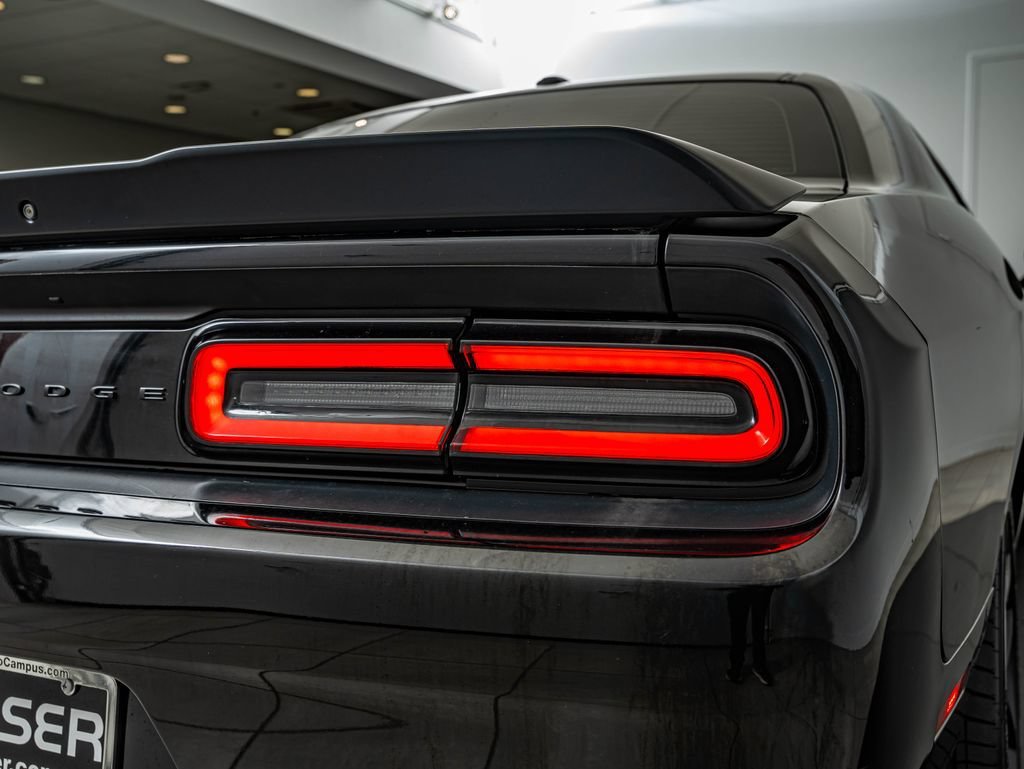 Used 2021 Pitch Black Clearcoat Dodge SXT image 14