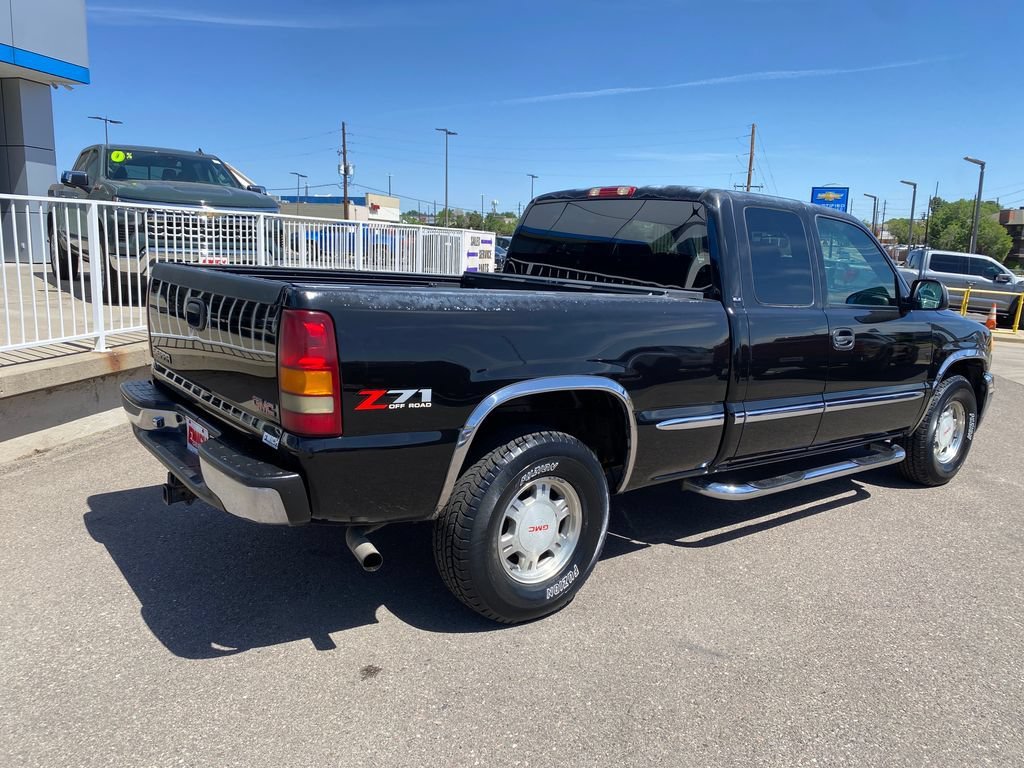 Used 2002 Onyx Black GMC SLE image 5