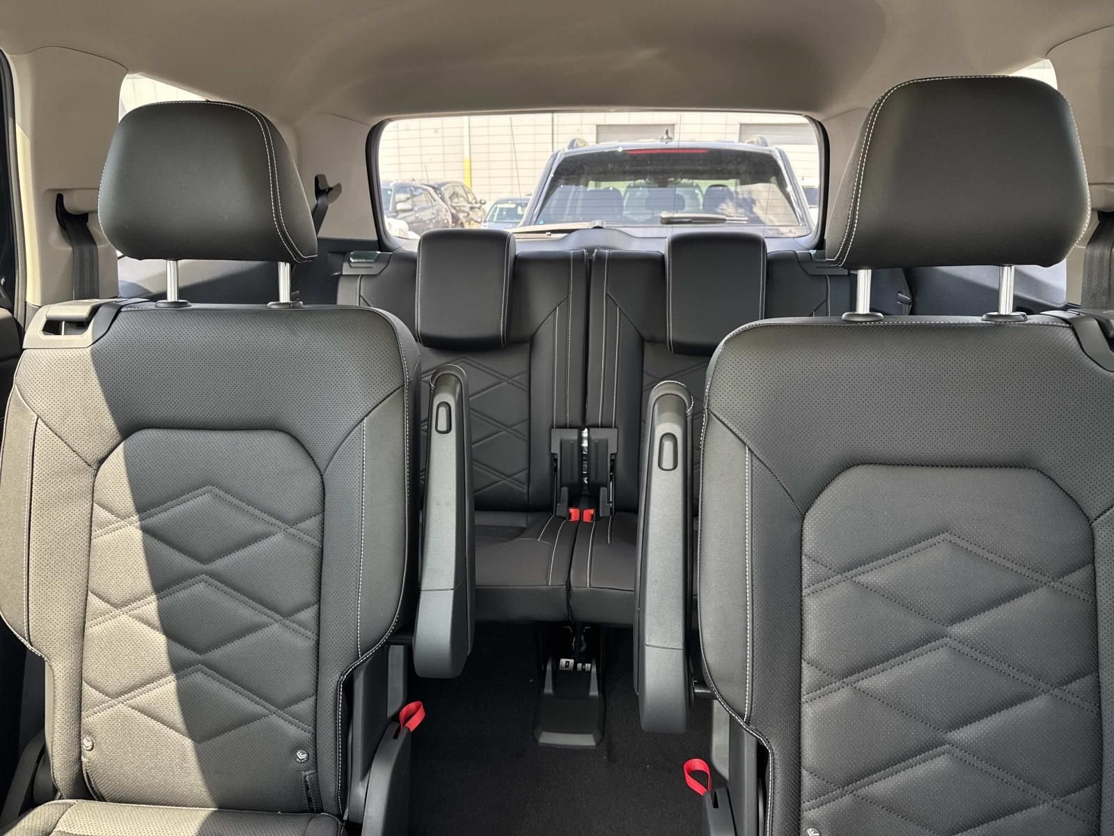New 2026 Black Volkswagen SE w/Technology image 7
