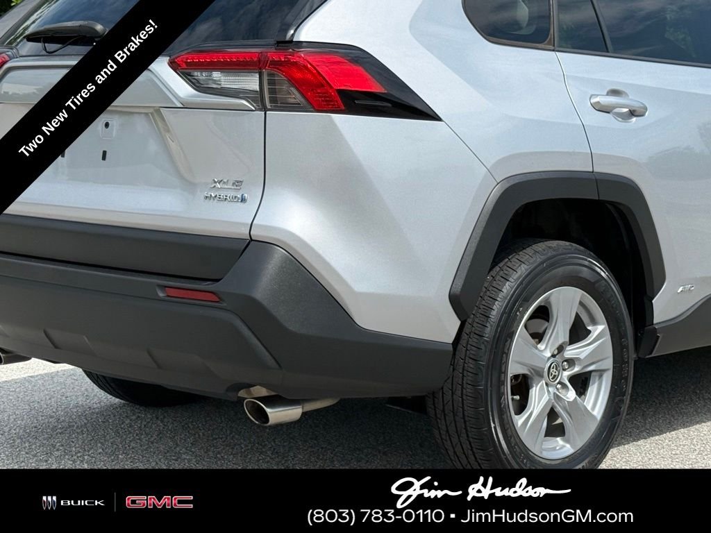 Used 2022 Silver Toyota XLE image 13