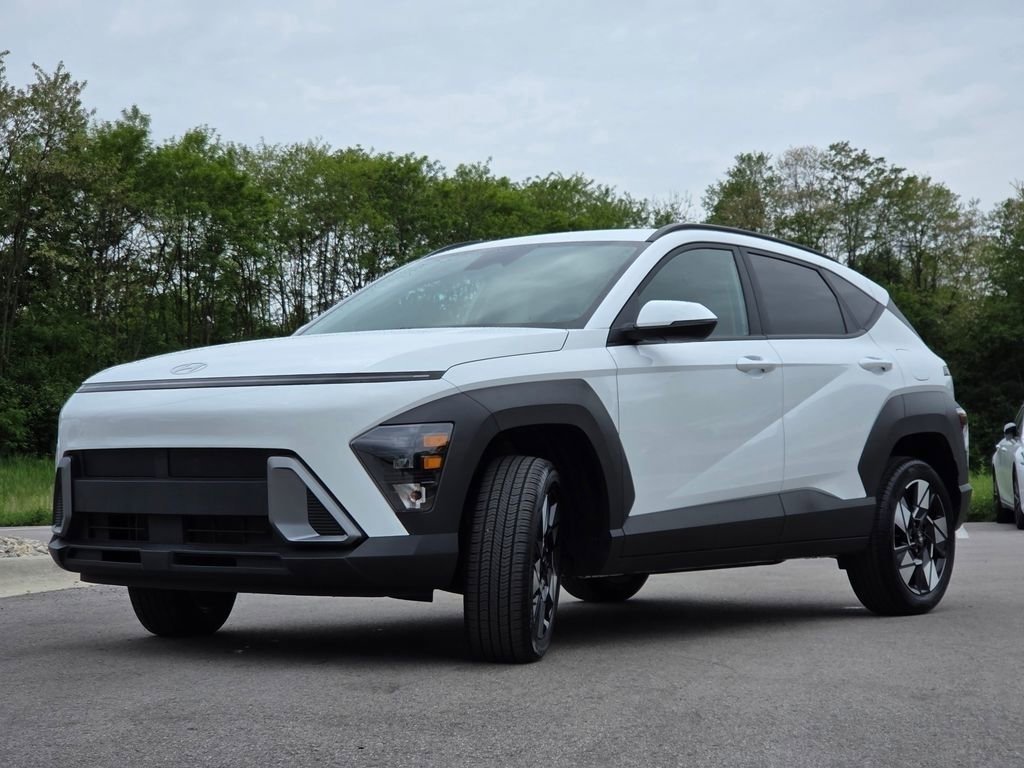 Used 2024 Atlas White Hyundai SEL image 4