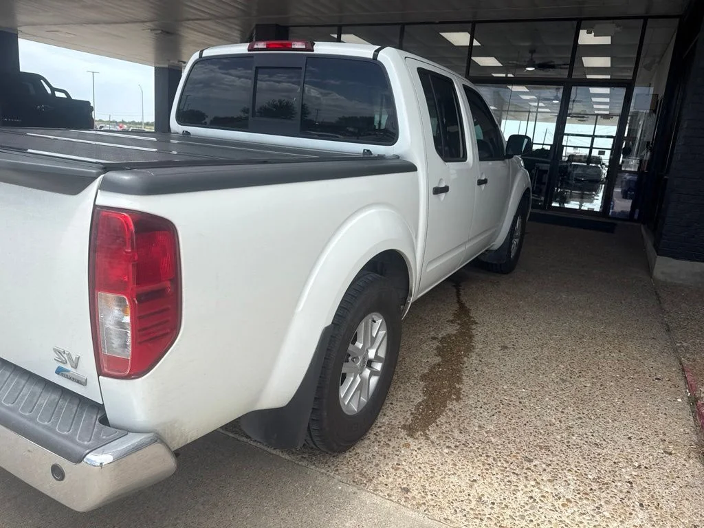 Used 2018 White Nissan SV image 4