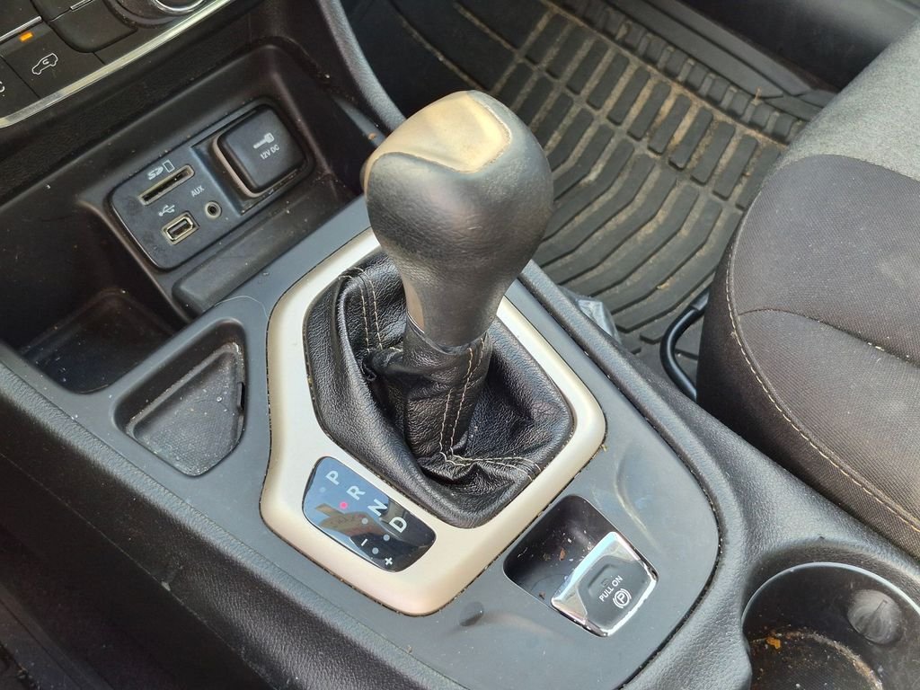 Used 2017 Silver Jeep Sport image 15