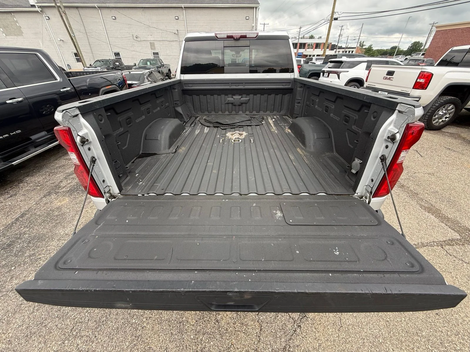 Used 2020 Silver Chevrolet LTZ image 29