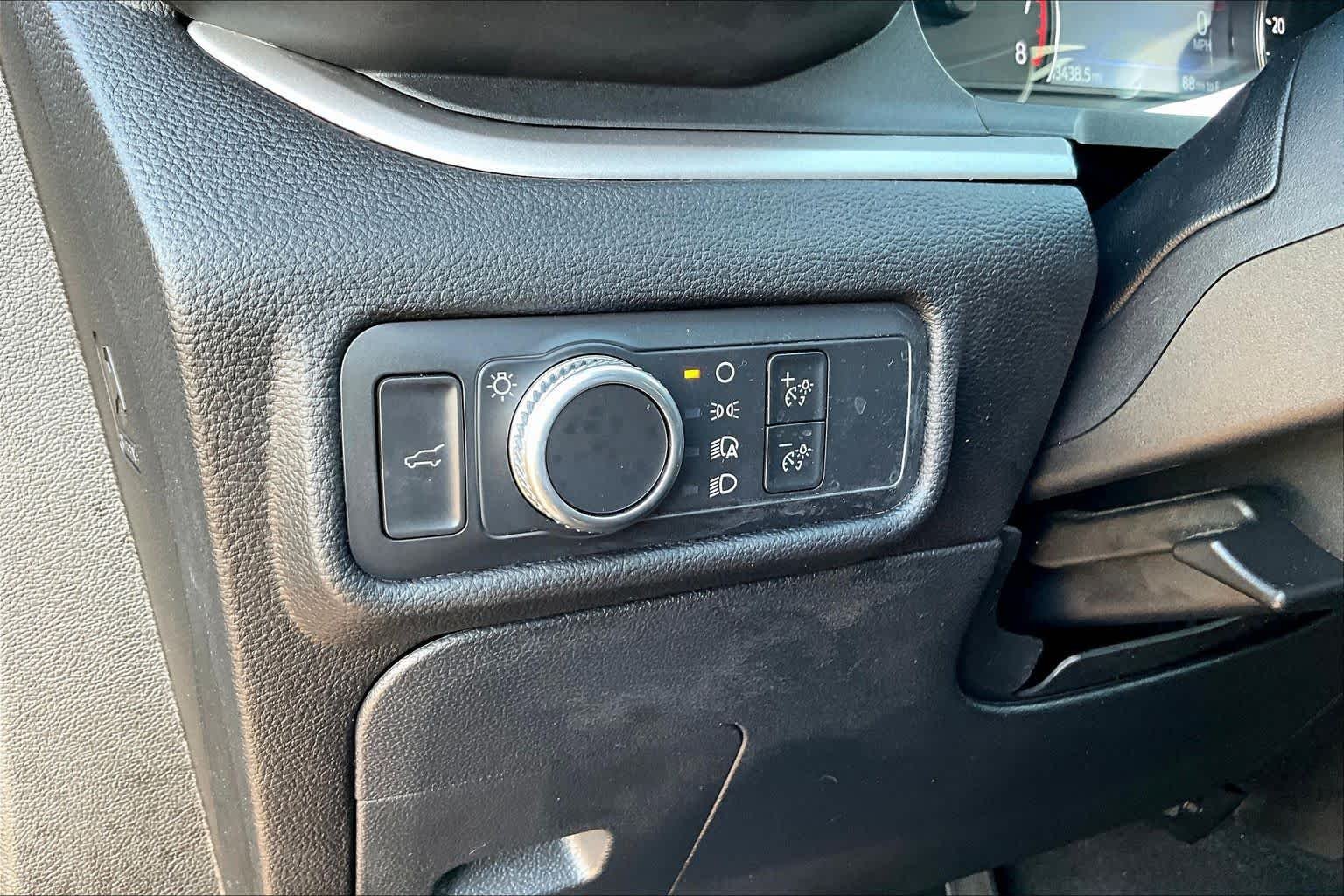 Used 2022 Iconic Silver Ford XLT image 31
