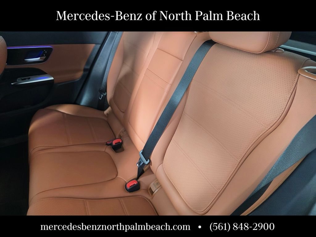 New 2026 Polar White Mercedes-Benz GLC 300 image 13