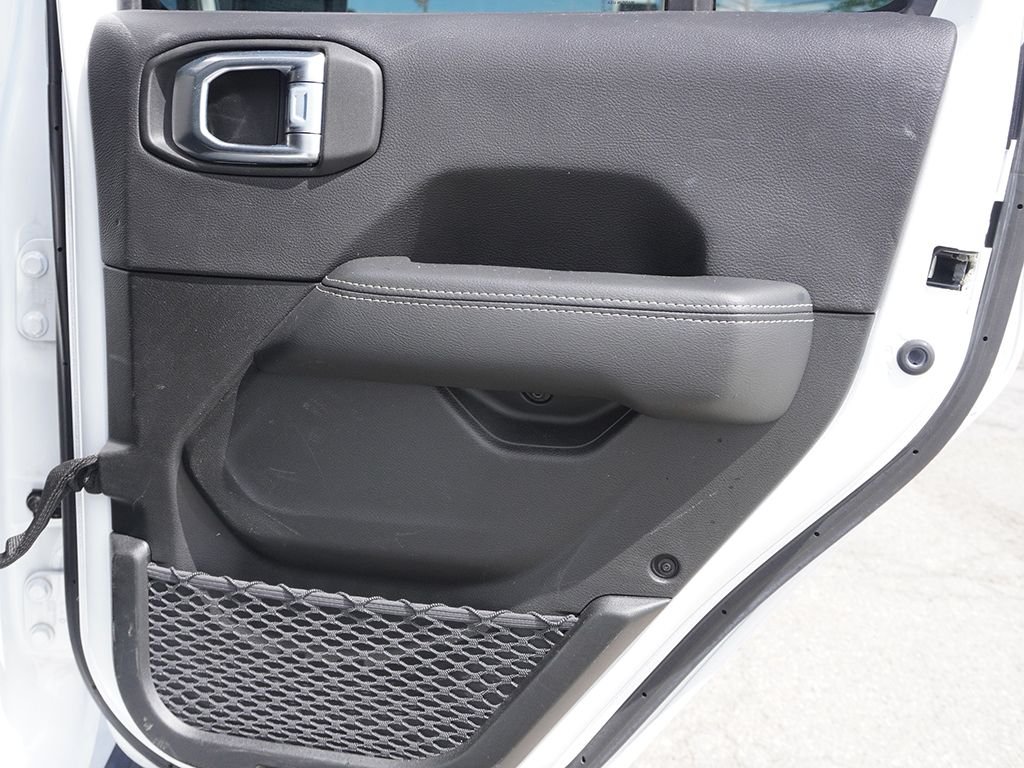 Used 2023 White Jeep Overland image 19