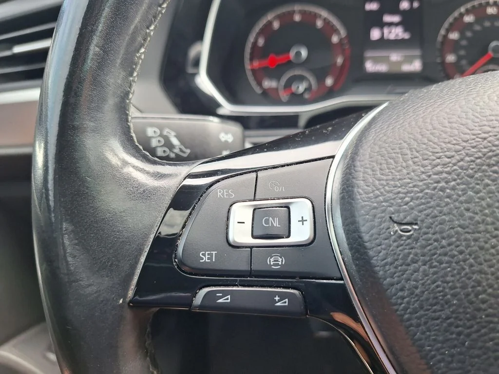 Used 2019  Volkswagen  image 11