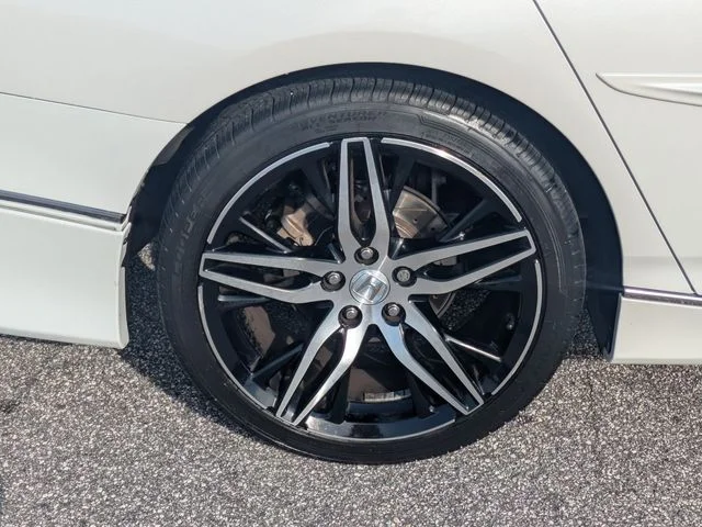 Used 2022 Platinum White Honda Touring 2.0T image 11