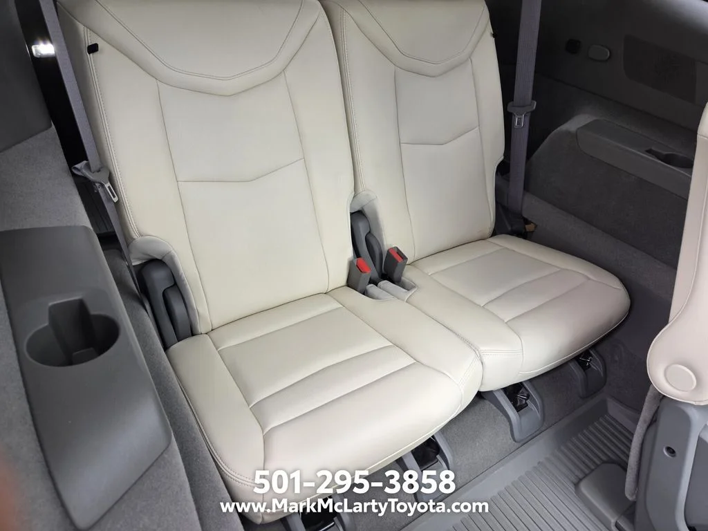 Used 2024 Silver Cadillac Premium Luxury image 15